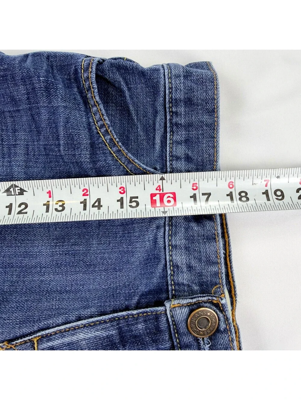 GAP Long and Lean Womens Cutoff Bermuda Denim Shorts Blue Raw Hem 2007 Y2K Look